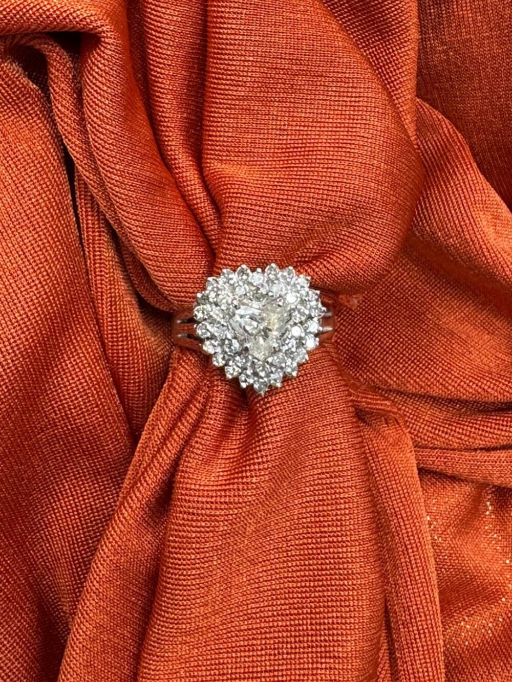 STUNNIBG 14K WHITE GOLD RING SIZE WITH NATURAL DIAMONDS 6.25